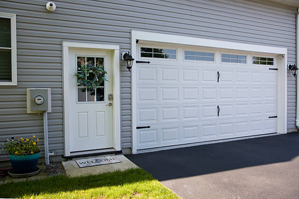 24/7 Emergency Garage Door Roller Replacement experts in Everett, PA